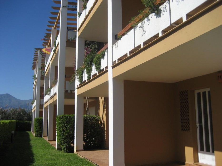 Los Juncos Apartamentos - Solo Familias オリーバ エクステリア 写真