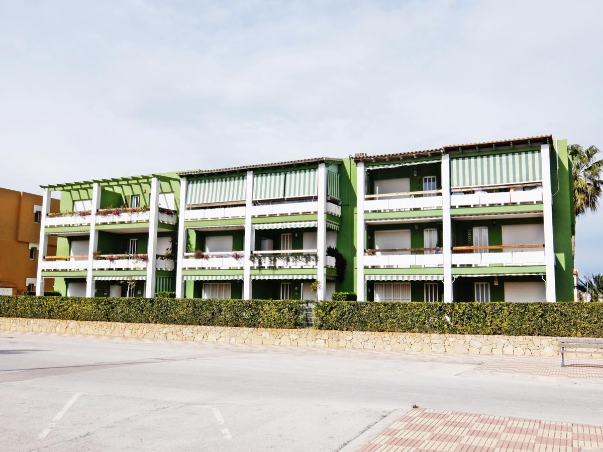 Los Juncos Apartamentos - Solo Familias オリーバ エクステリア 写真
